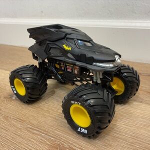 Monster Jam Batman Monster Truck Toy BKT Tires ~7” Diecast Style